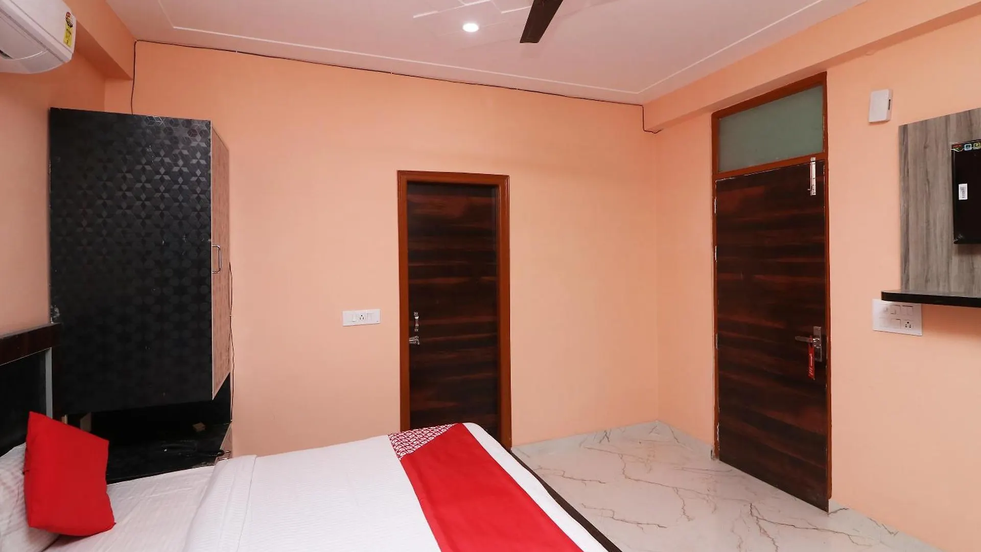 Hotel O Sunny Inn Gurgaon
